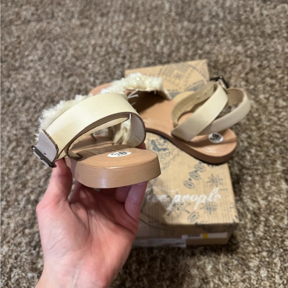 Free People Sun Peaks Embellished Sandals Buckle Closure Ivory EU 39- US 8.5 NEW - Picture 8 of 10